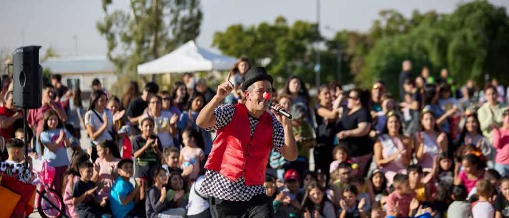 Masiva concurrencia de familias a la "Plaza Mágica" de Las Heras