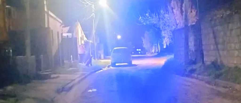 Un policía le disparó en la cabeza a su pareja embarazada