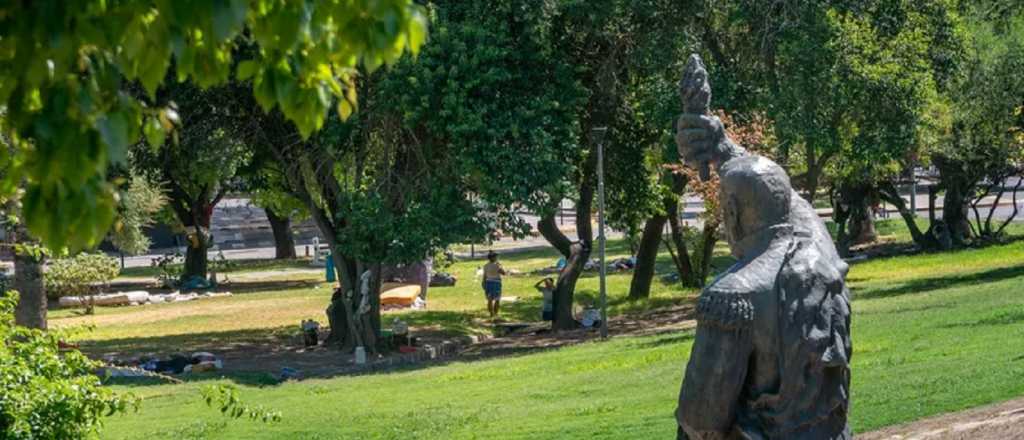 Cerraron la plazoleta ubicada frente al Hospital Central