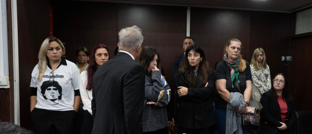 Escándalo en el juicio por Maradona: la Fiscalía pidió la suspensión