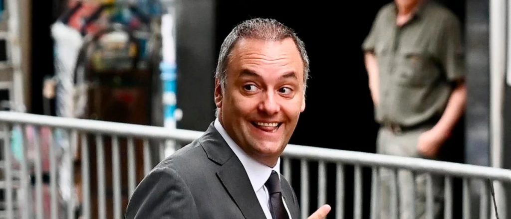 Citaron a declarar a las jubiladas que le habr&iacute;an prestado plata a Adorni