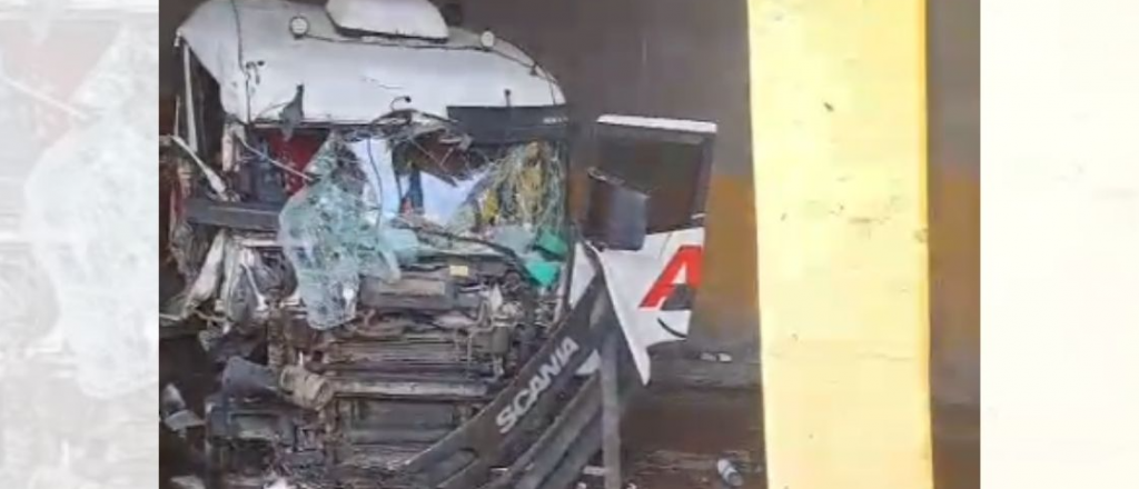 Chocaron dos camiones en la ruta a Chile