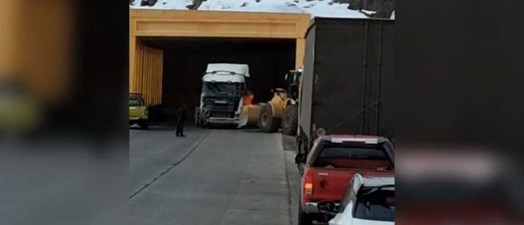 Habilitaron el tránsito en la ruta a Chile tras el accidente entre dos camiones