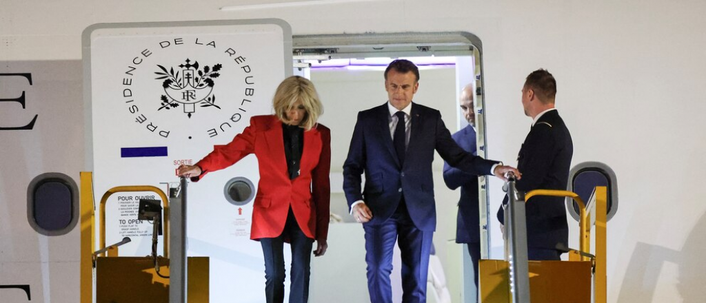 Escándalo en Francia por el "cachetazo" que recibió Macron de su esposa 