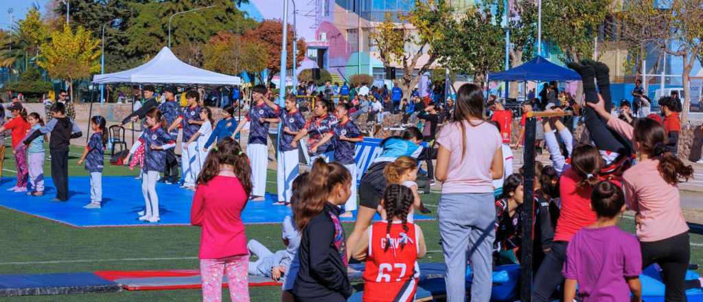 Más de 1.000 chicos en el lanzamiento del deporte social en Maipú