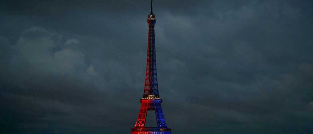 Impactante: la Torre Eiffel se sumó a los festejos del PSG