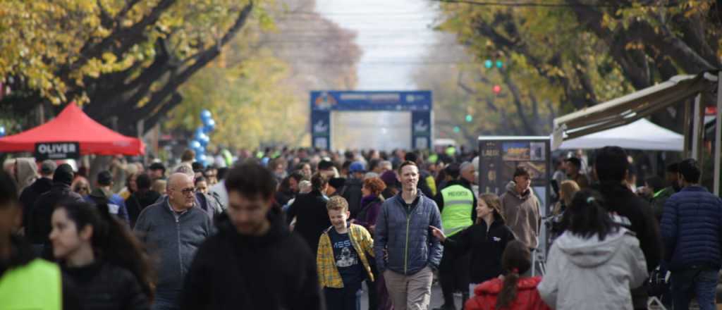 Toda peatonal por un d&iacute;a: as&iacute; se vivi&oacute; "Domingo en la Sarmiento"
