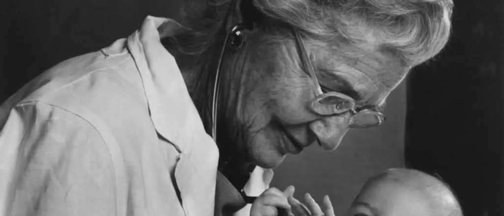 La médica que escuchaba con las manos y cambió la historia del corazón infantil