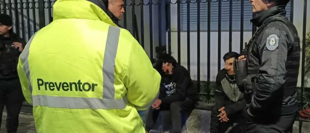 Detuvieron a tres "trapitos" por cuidar autos en la Arístides
