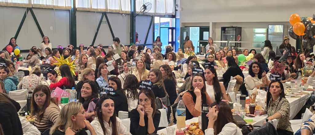 Más de 300 personas participaron en el Té de Madres del Colegio Rainbow