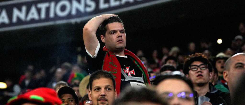 Nations League trágica: un hincha cayó de la tribuna y murió en plena final