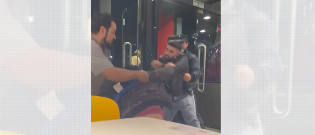 Video: qué originó la "batalla campal" en el McDonald's de Palmares