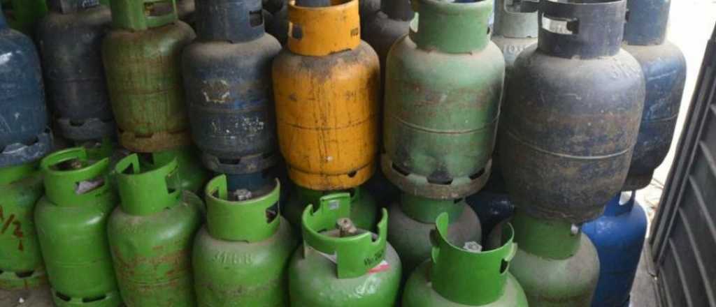 Millonario robo en garrafas de un depósito de YPF en Rivadavia