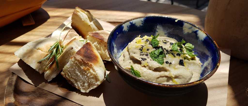 Cómo preparar hummus de berenjena en simples pasos