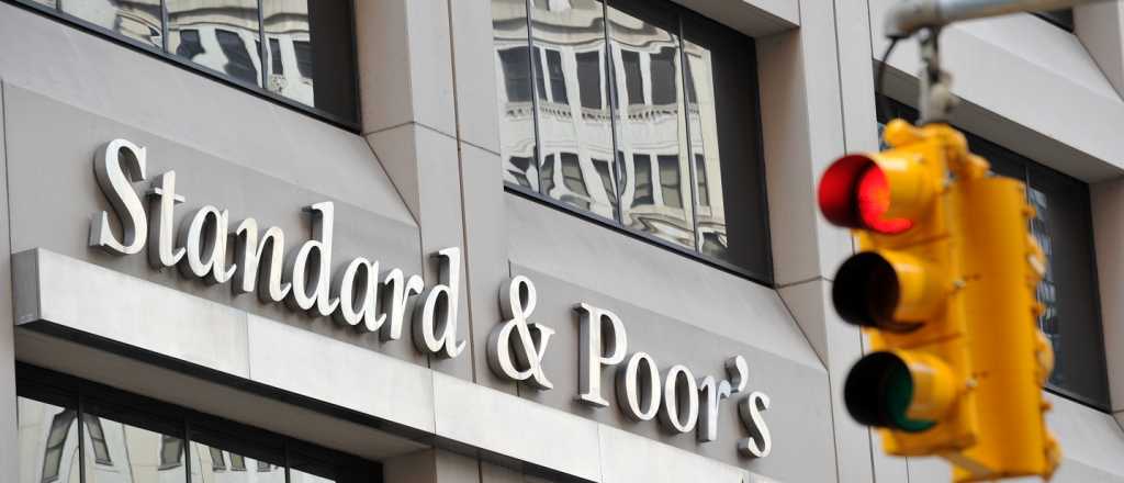 Standard & Poor's saca a la Argentina de default selectivo, pero con reparos