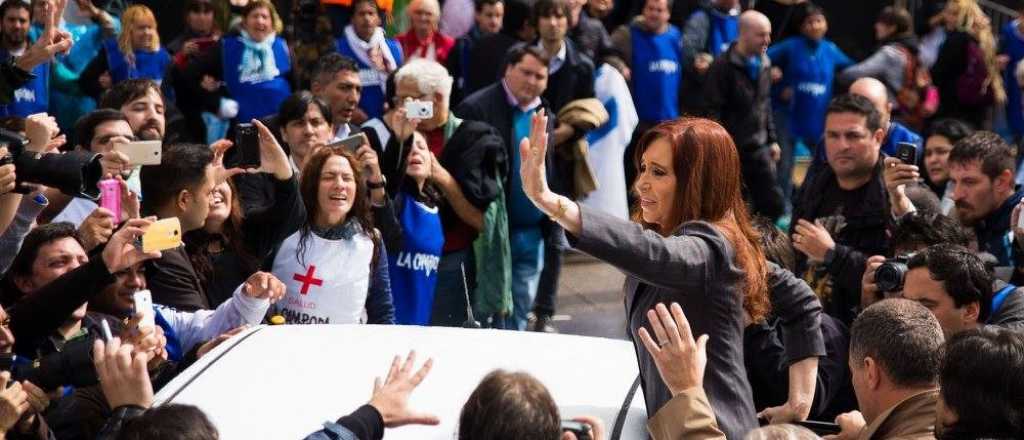 Este martes y por Zoom le notificar&iacute;an a CFK si le otorgan prisi&oacute;n domiciliaria