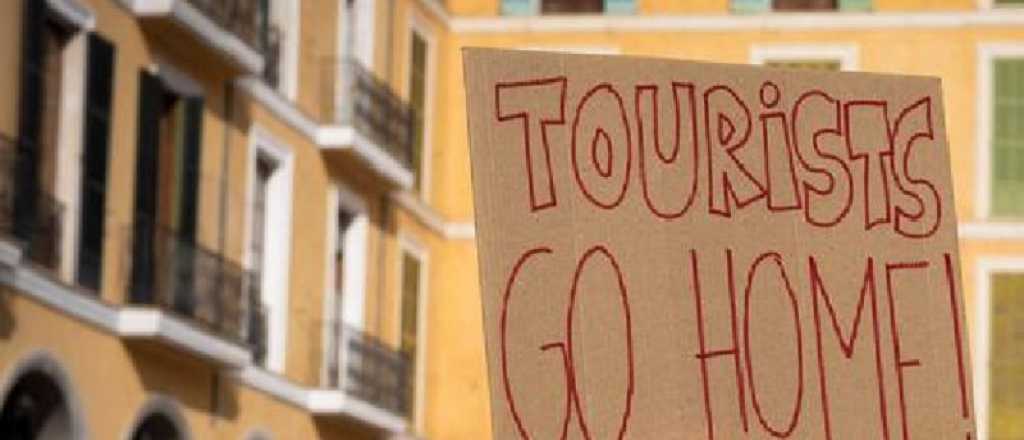 Argentinos van a Europa por el d&oacute;lar barato y all&aacute; rechazan el turismo