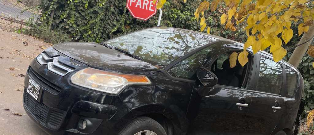 Detuvieron a ladrón que robó un auto y chocó tras persecución en Las Heras