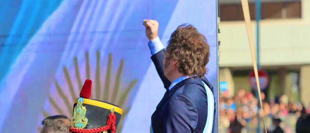 Milei rechazó ir a Rosario por el Día de la Bandera y realizará un acto propio