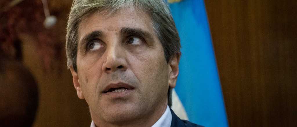 "Riesgo kuka": la explicación de Caputo por la disparada del dólar