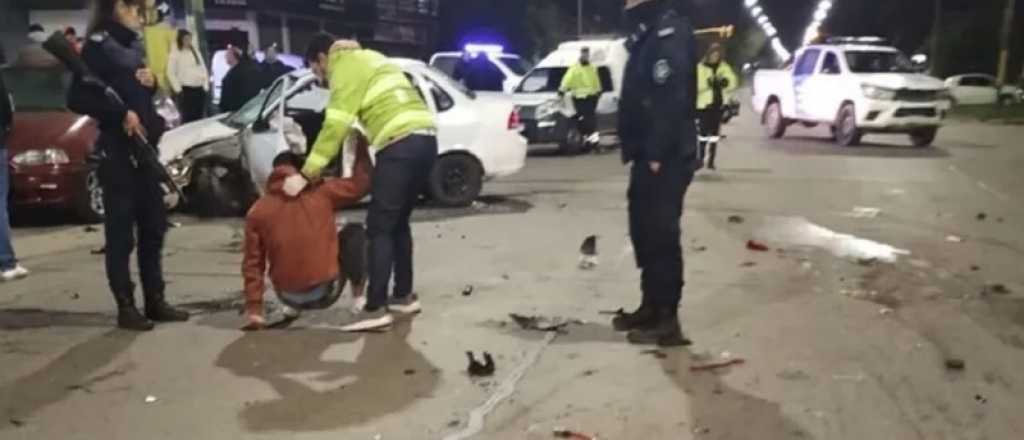 Caravana de motos cruzó de carril y provocaron un choque en cadena