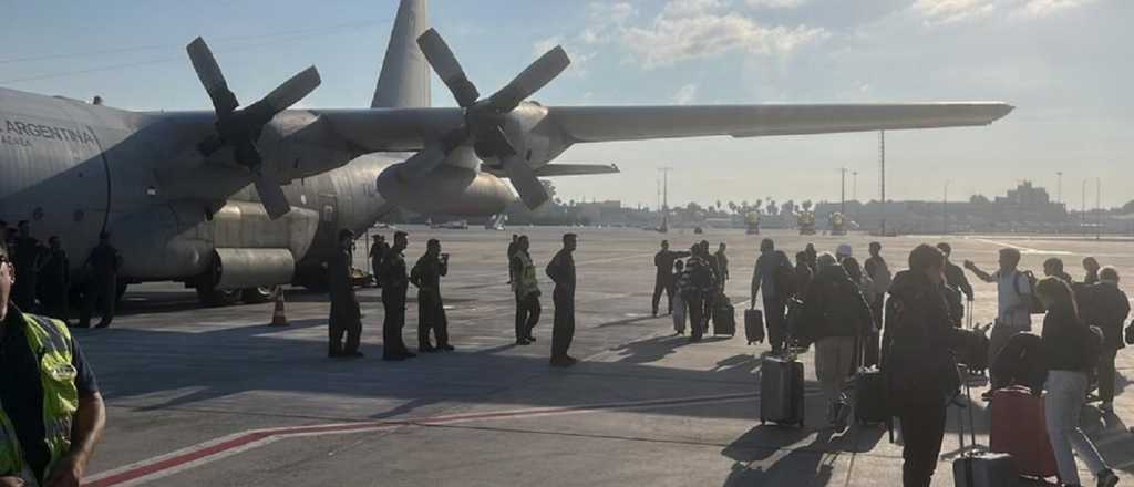 Cuatrocientos argentinos varados en Israel serán repatriados a la Argentina