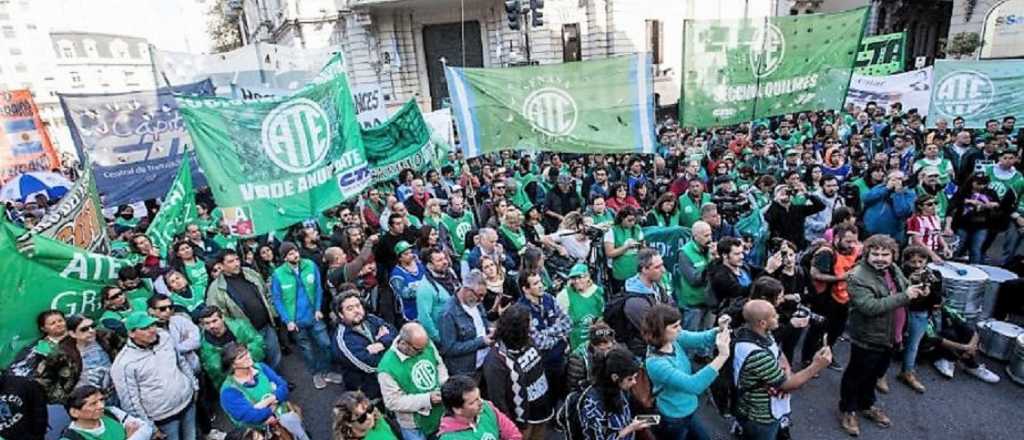 Habr&aacute; asueto por el D&iacute;a del Empleado Estatal: la Justicia anul&oacute; el decreto de Milei