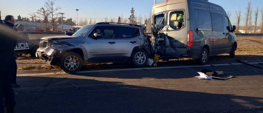 Fotos: caos vehicular en el Acceso Sur por un múltiple choque