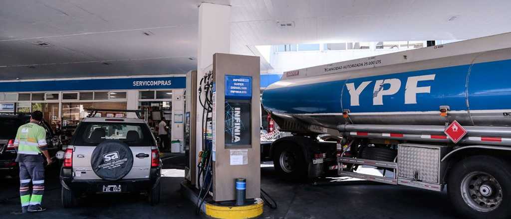 A cuánto quedó la nafta en Mendoza tras el aumento de precio en YPF