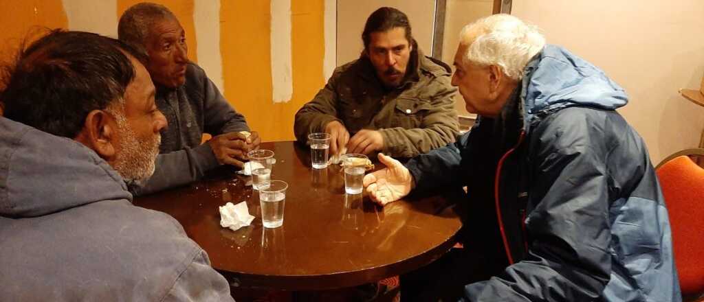 Ola polar y personas en la calle: "El frío te despierta y si no caminás te morís"