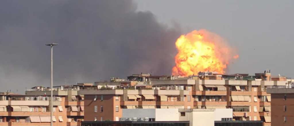 Escalofriante explosi&oacute;n de una estaci&oacute;n de servicio en Roma