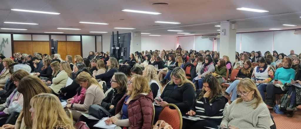 Unas 900 escuelas mendocinas recibirán moscas del Mediterráneo