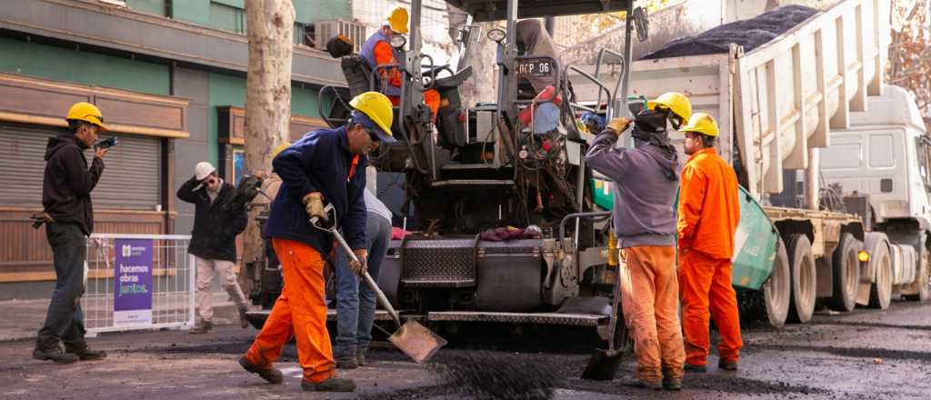 Ciudad empez&oacute; a reasfaltar la calle Per&uacute;