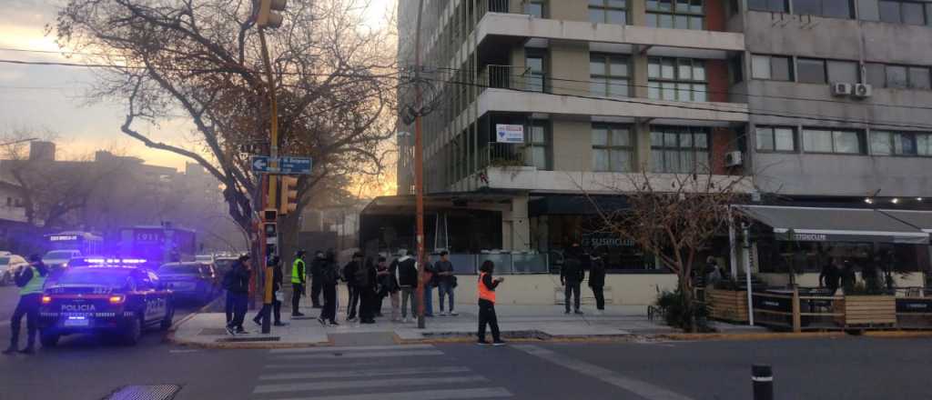 Videos: se incendió un local de sushi en pleno centro