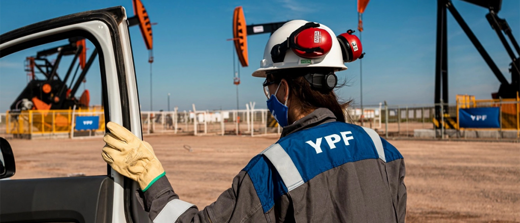 Aprovechando el fallo, más fondos buitres quieren recibir acciones de YPF