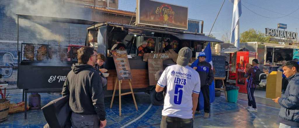 Cuánto sale un chori en la inauguración del Feliciano Gambarte 