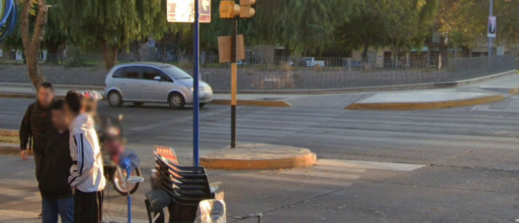 Un joven ciclista est&aacute; grave luego de ser atropellado en la Costanera 