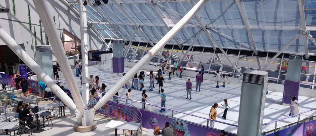 Abre en Mendoza una gran pista de patinaje sobre hielo