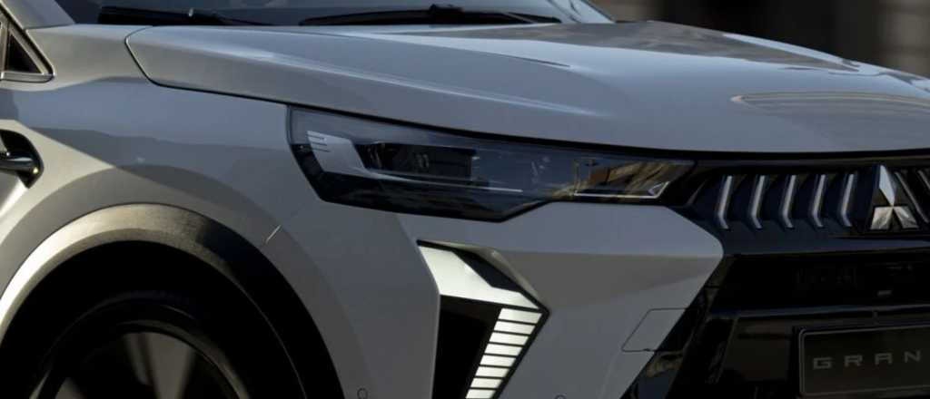 Mitsubishi lanzó un SUV híbrido con base Renault