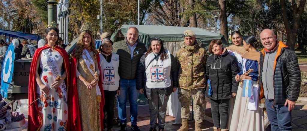 Locro a $5.000 para ayudar a las familias asistidas por Cáritas