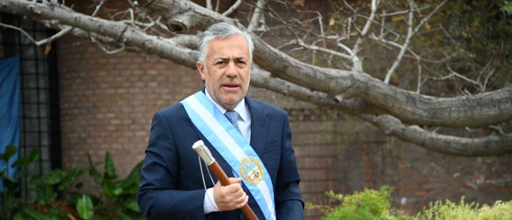 Cornejo encabezó el tradicional toque y le dio inicio a las celebraciones