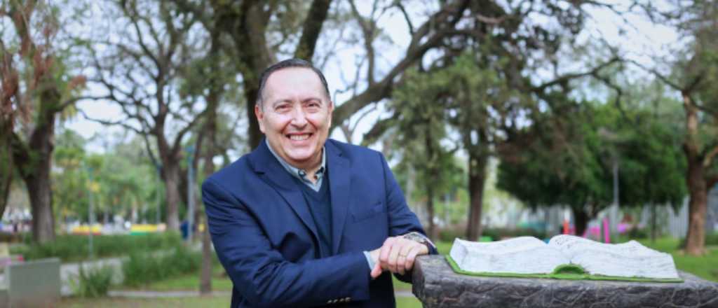 Los otros "milagros" del pastor que dice haber convertido pesos en dólares