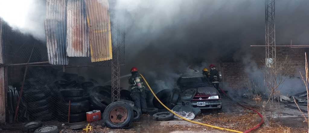 Guaymallén: provocó un incendio y quedó grabado por las cámaras