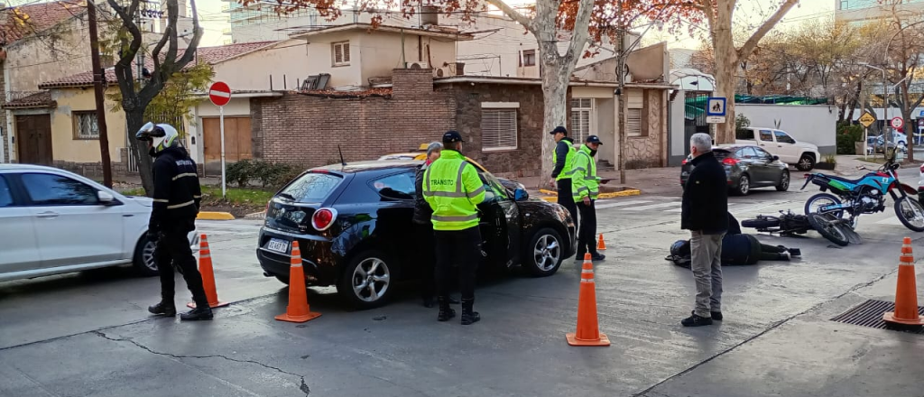 Choque en la Quinta Secci&oacute;n con un herido: alguien no respet&oacute; el sem&aacute;foro
