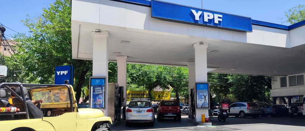 Lanzan los descuentos nocturnos en naftas en la YPF del Centro