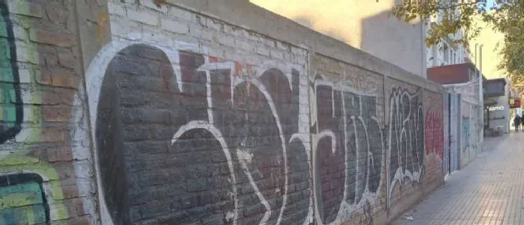 Irrigación remata la ex sede de la CGT, un codiciado baldío en Ciudad