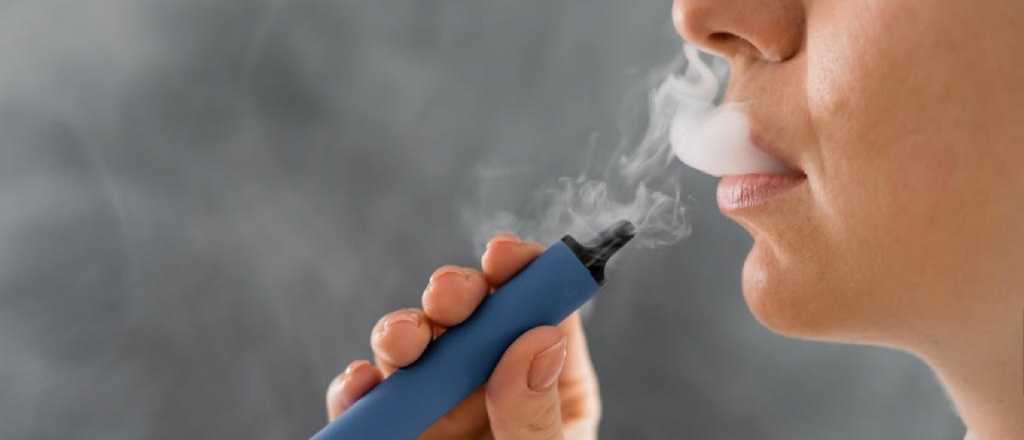 Buscan prohibir el uso y la venta de vapers en Mendoza
