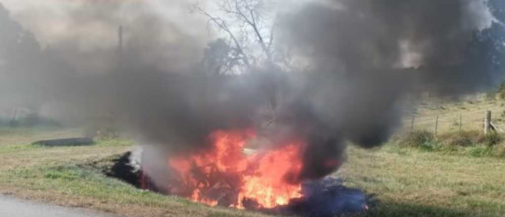 Despiste, choque contra una alcantarilla e incendio en Ruta 2: dos muertos