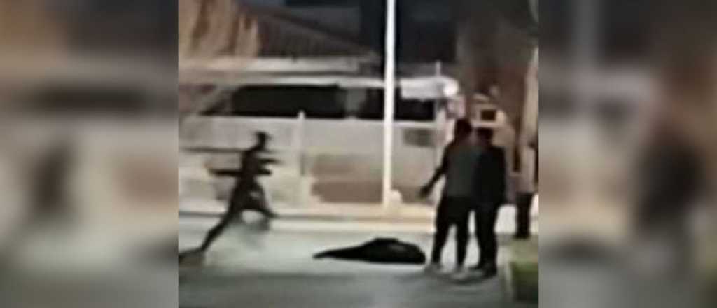 Video: es policía quien le pateó la cabeza a un joven en Tunuyán