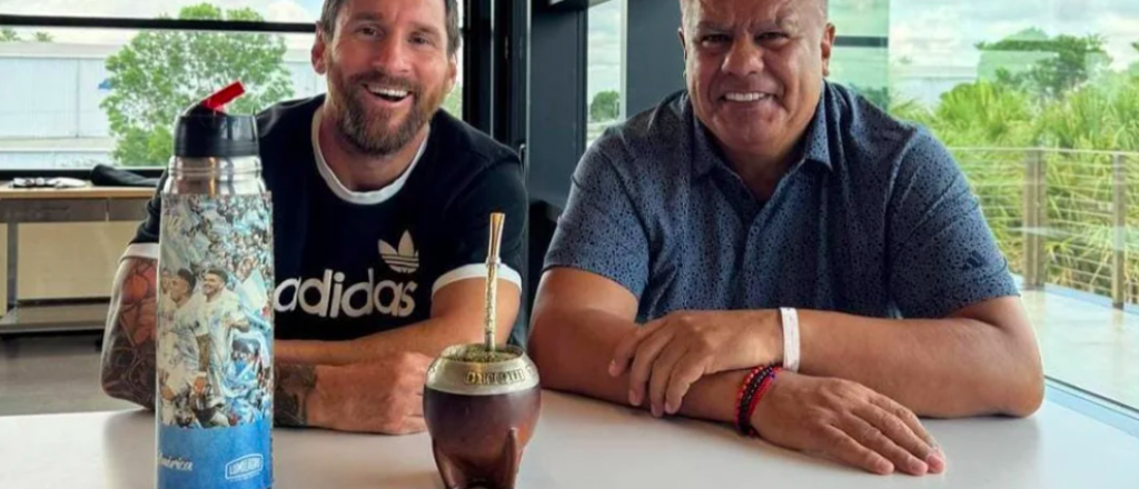 La foto de Messi con Tapia y un ausente que llam&oacute; la atenci&oacute;n